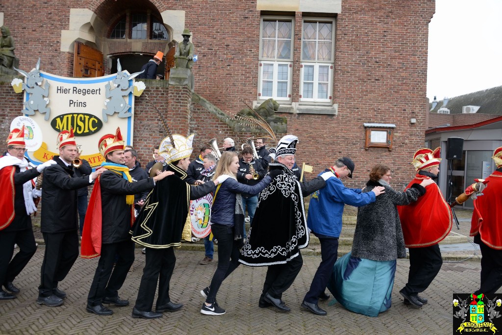 ../Images/Sleuteloverdracht gemeentehuis 2017 066.jpg